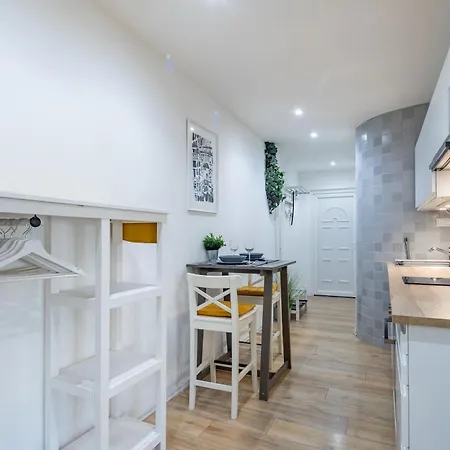 Sunlit Hideaway Apartment