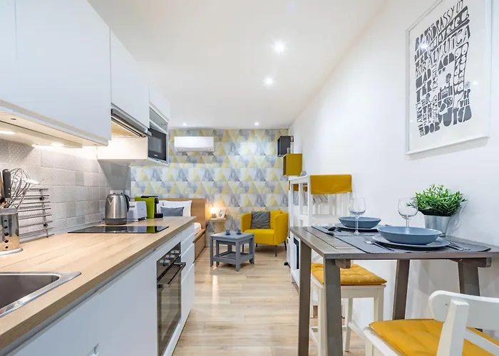 Sunlit Hideaway *